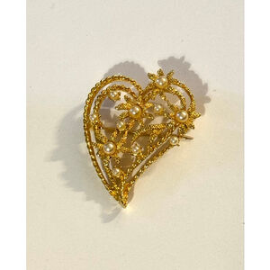 Vintage Filigree Heart Brooch with Rhinestones and Faux Pearls in Gold EUC